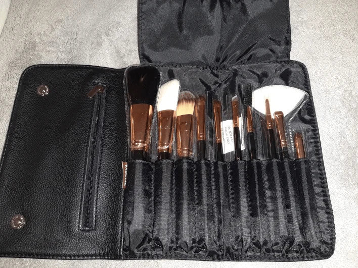 Portable Makeup Brush – Retractable Soft Makeup Brush for Face & Powder