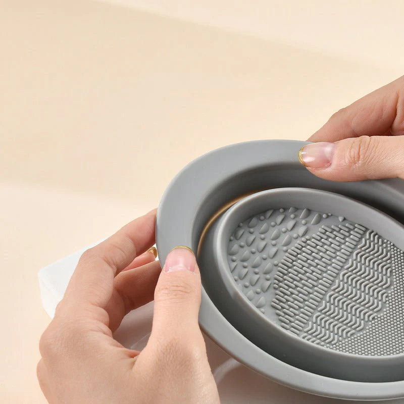Silicone Makeup Brush Cleaning Bowl & Scrubbing Pad – Foldable Brush Cleaner